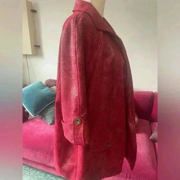 Linear Red Shiny Jacket - Picture 10 of 11